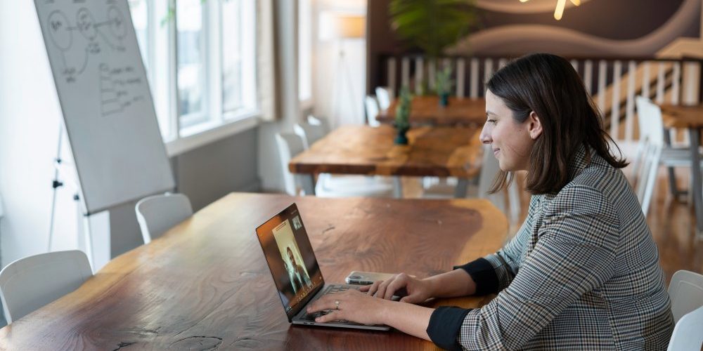 You are currently viewing Virtual interview tips for employers